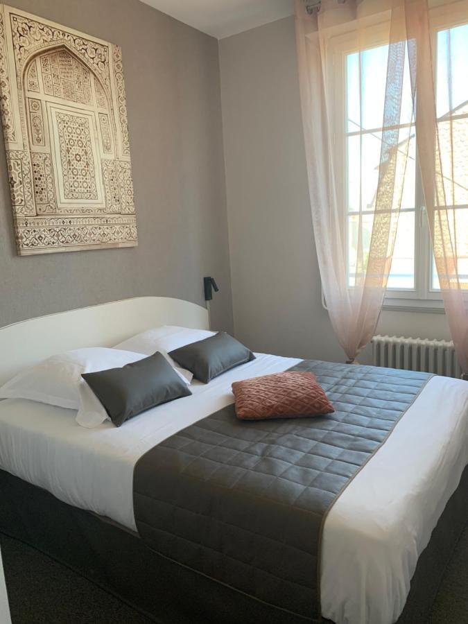 L'Escale De La Gare Hotel โซมูร์ ภายนอก รูปภาพ